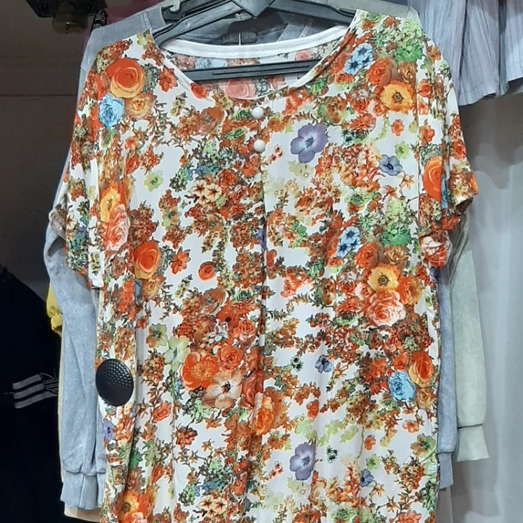 بلوز گلدار نخی قواره بزرگ